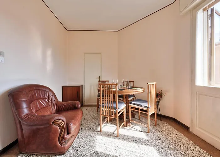 2 Bedroom Apartment Mestre Train Station