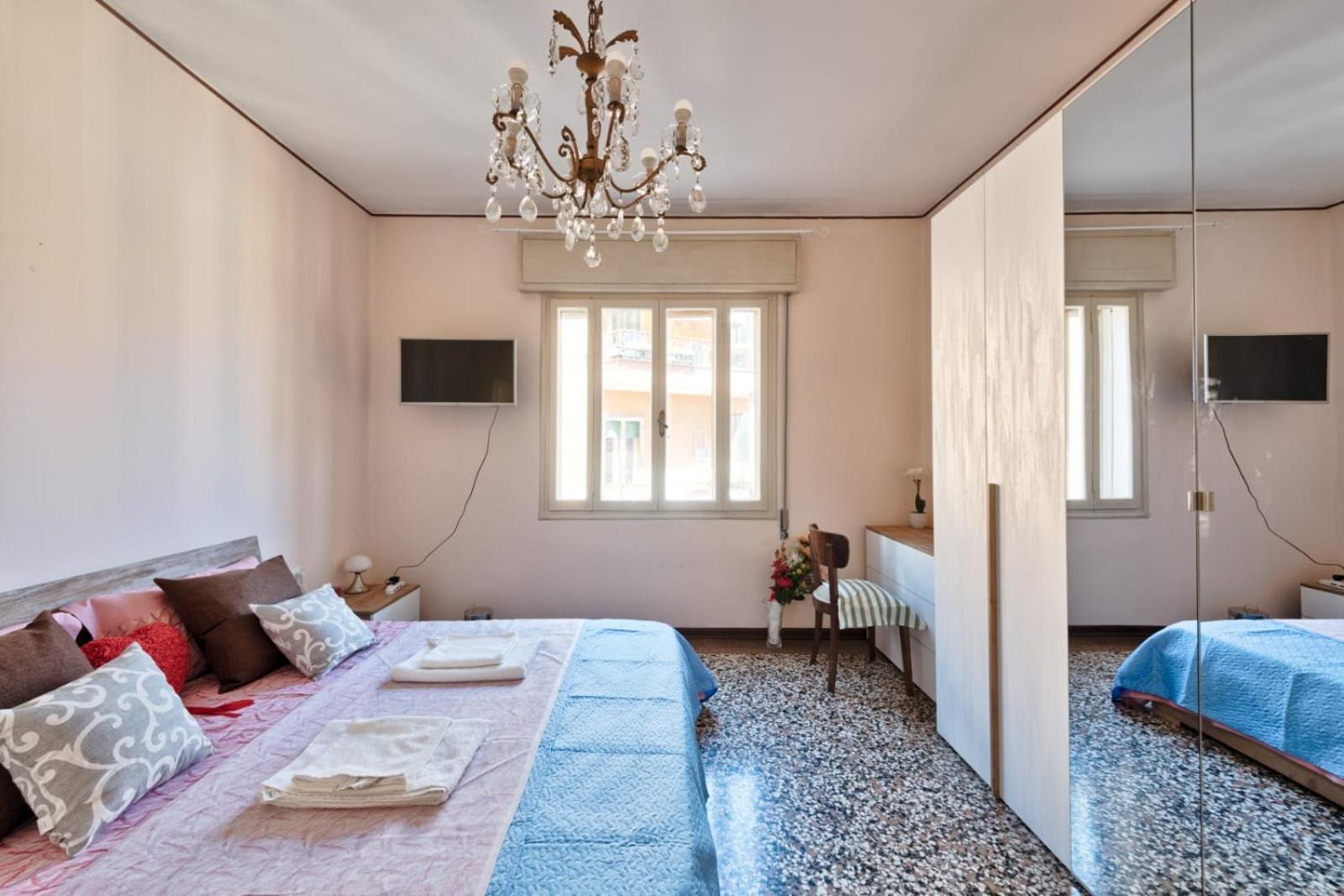 2 Bedroom Mestre Train Station Apartment Venedig