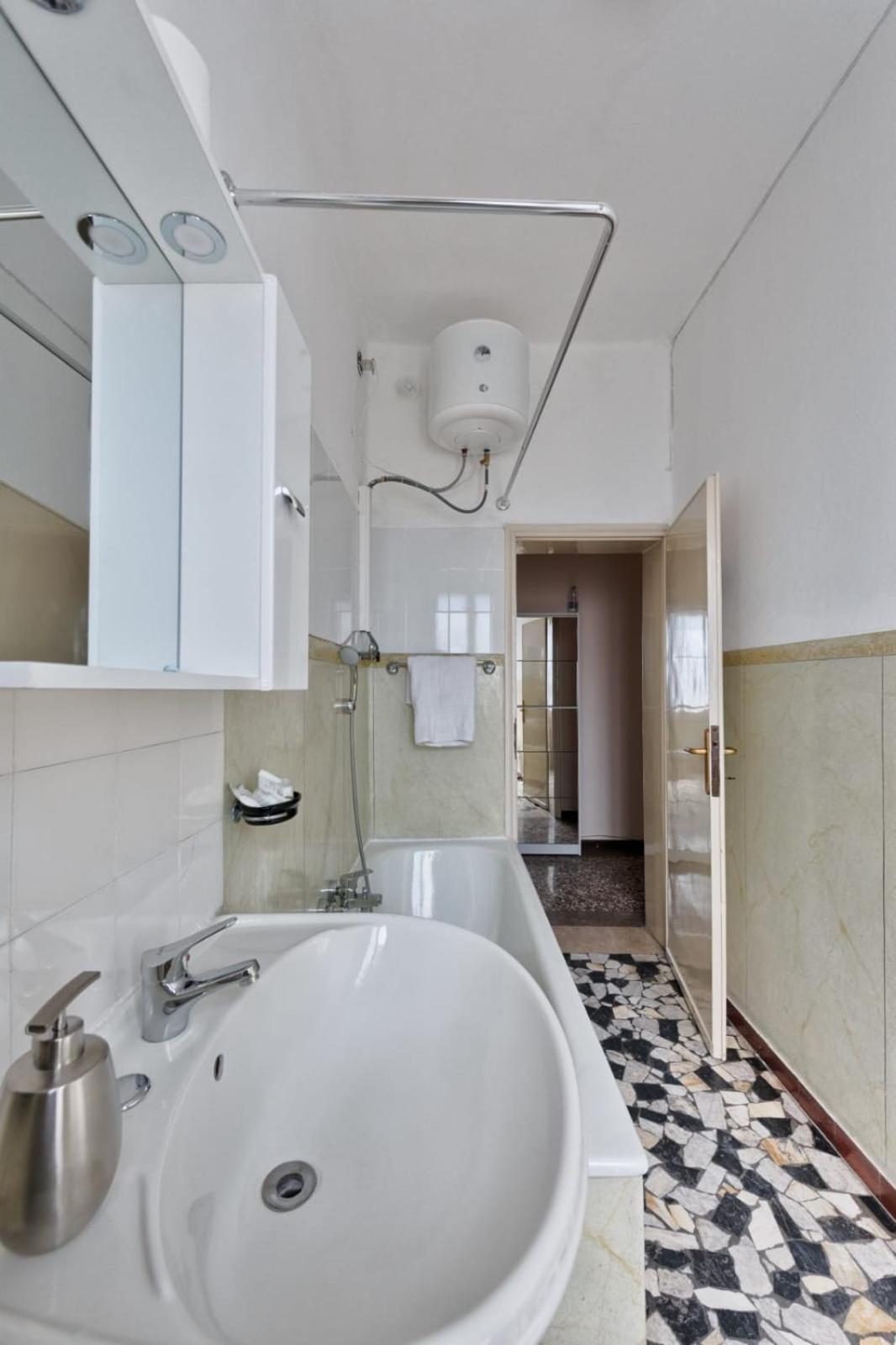 2 Bedroom Mestre Train Station Apartment