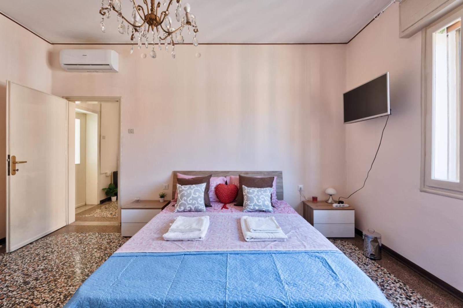 Apartment 2 Bedroom Mestre Train Station